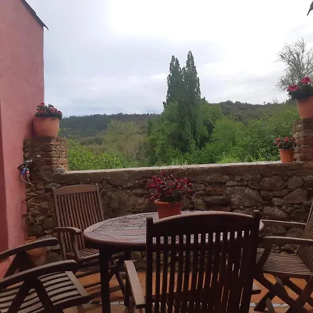 Bonita En La Sierra De Aracena La Presa (Huelva)